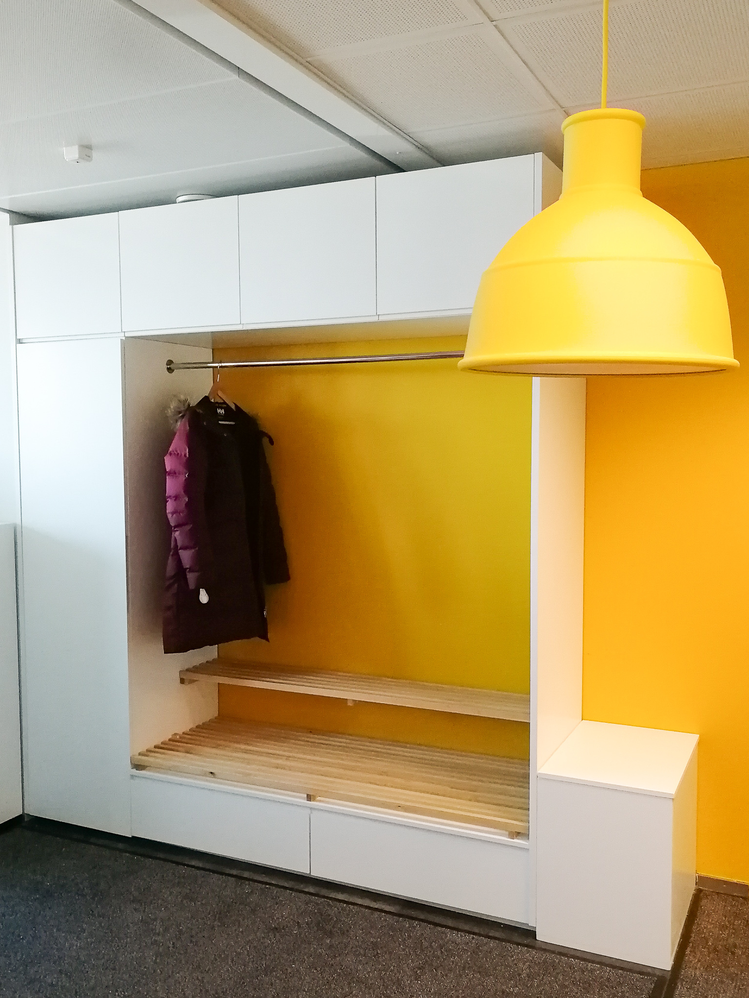 Kirjahylly saarnesta pyörökepeillä